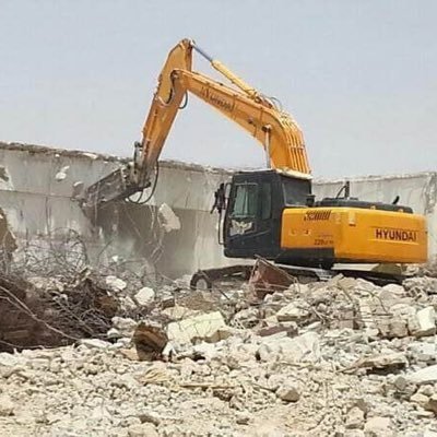 ترحيل أنقاض مع تنظيف الموقع بالكامل